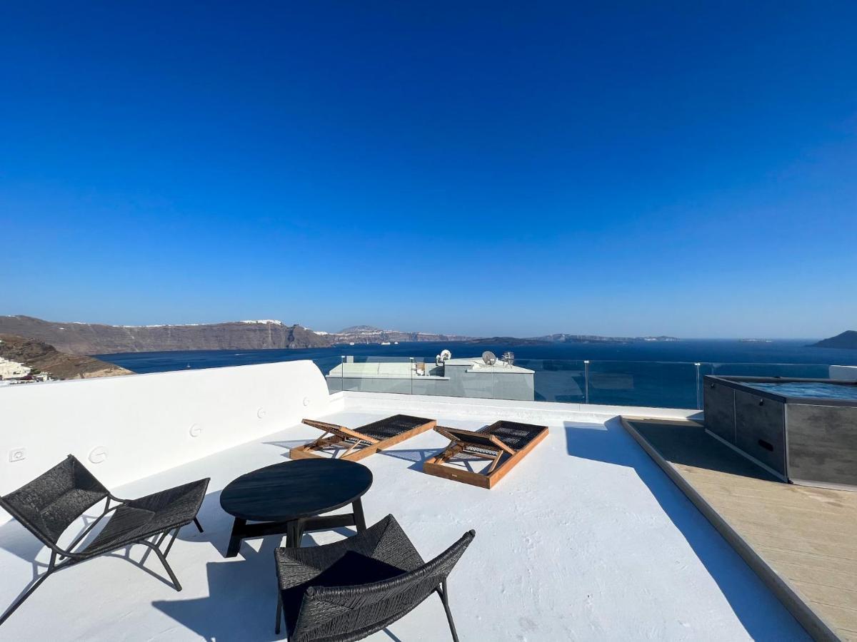 Panoramic Suite Outdoor Hot Tub Caldera View