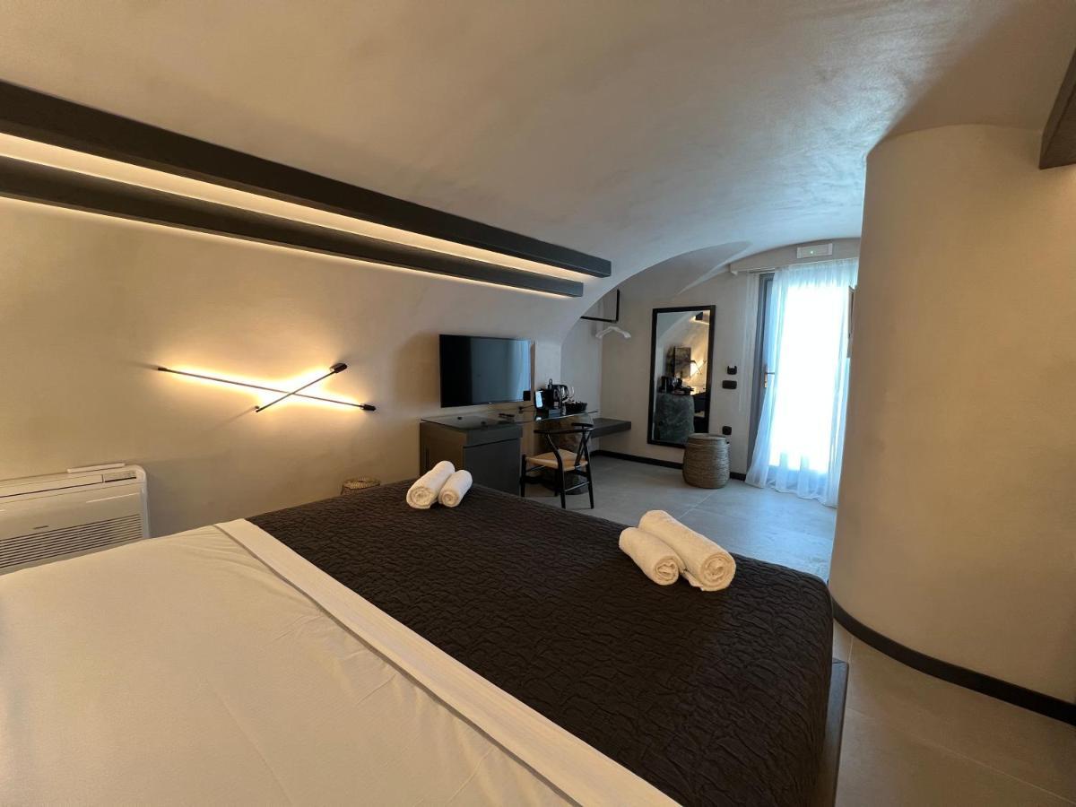 Junior Suite Outdoor Hot Tub Sea View