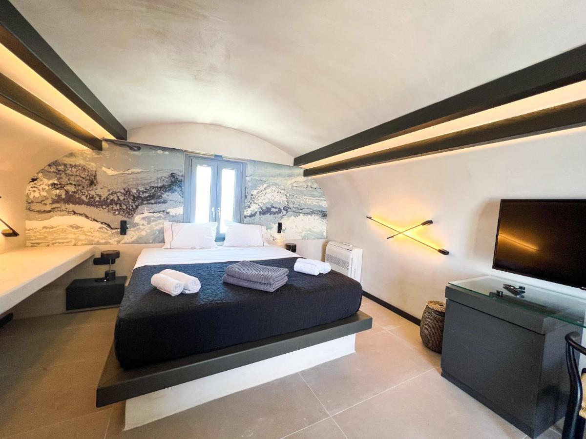 Junior Suite Outdoor Hot Tub Sea View