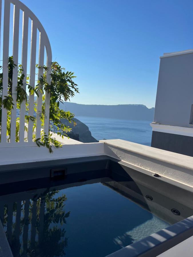 Honeymoon Suite Outdoor Hot Tub Caldera View