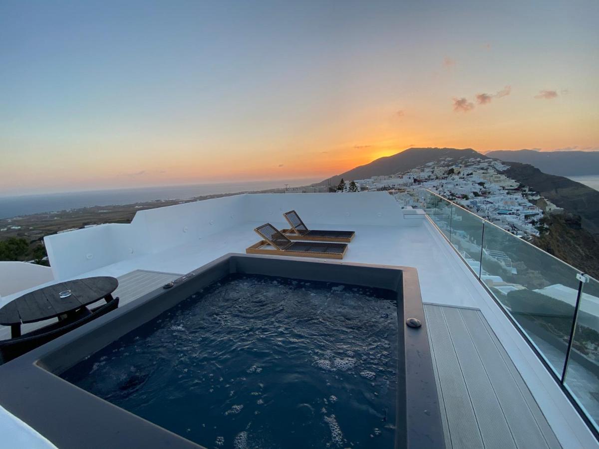 Panoramic Suite Outdoor Hot Tub Caldera View
