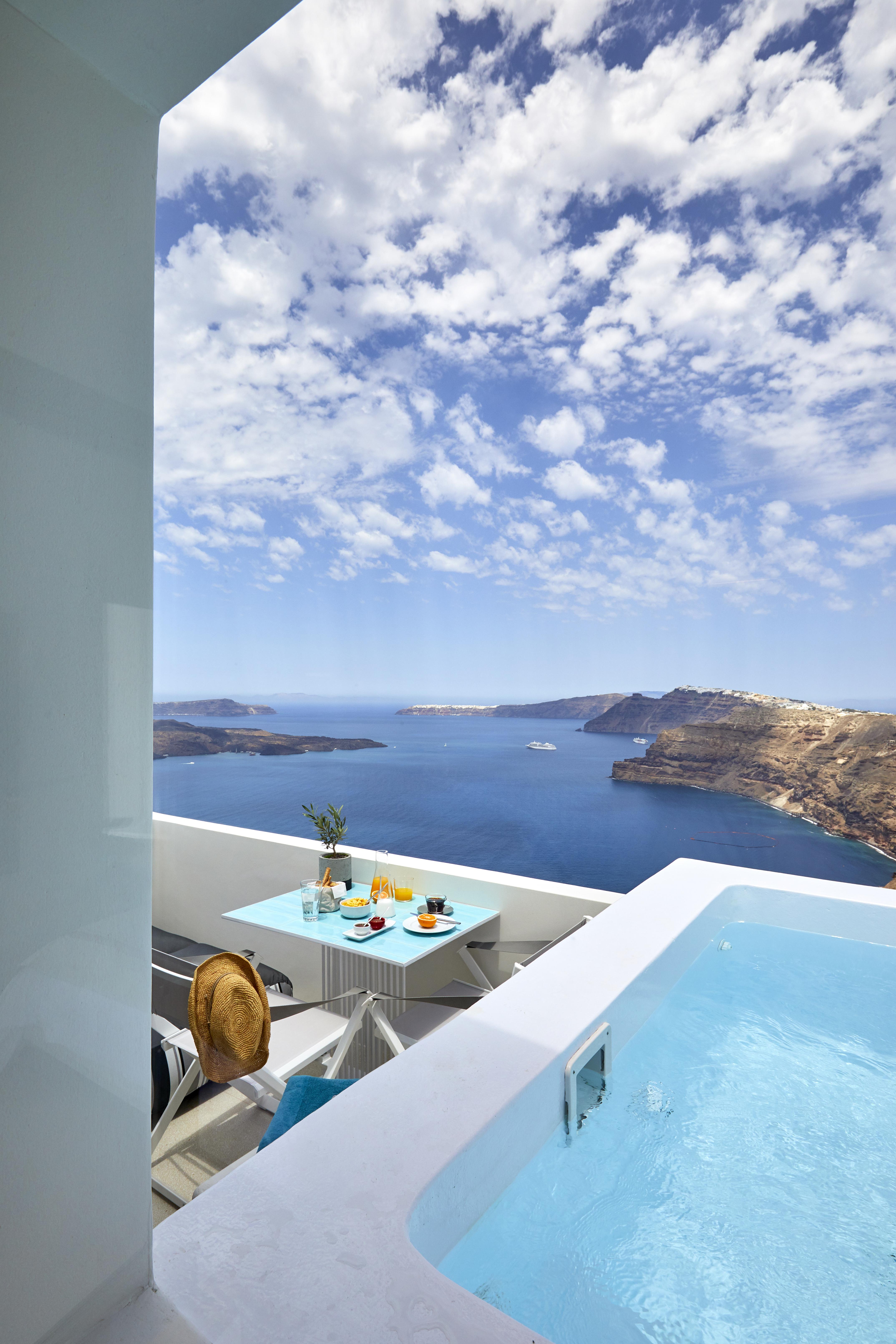 Panoramic View Suite Heated Plunge Pool Caldera View