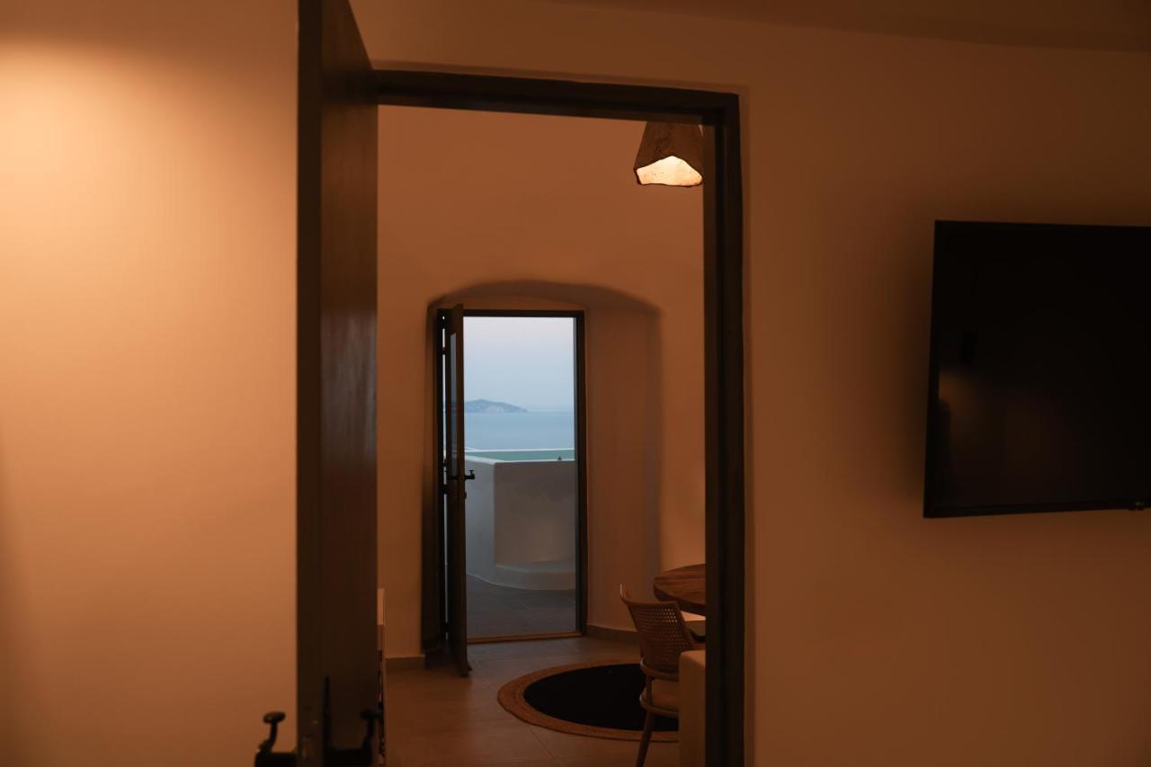 Deluxe Suite Caldera-Sea View Private Outdoor Hot Tub