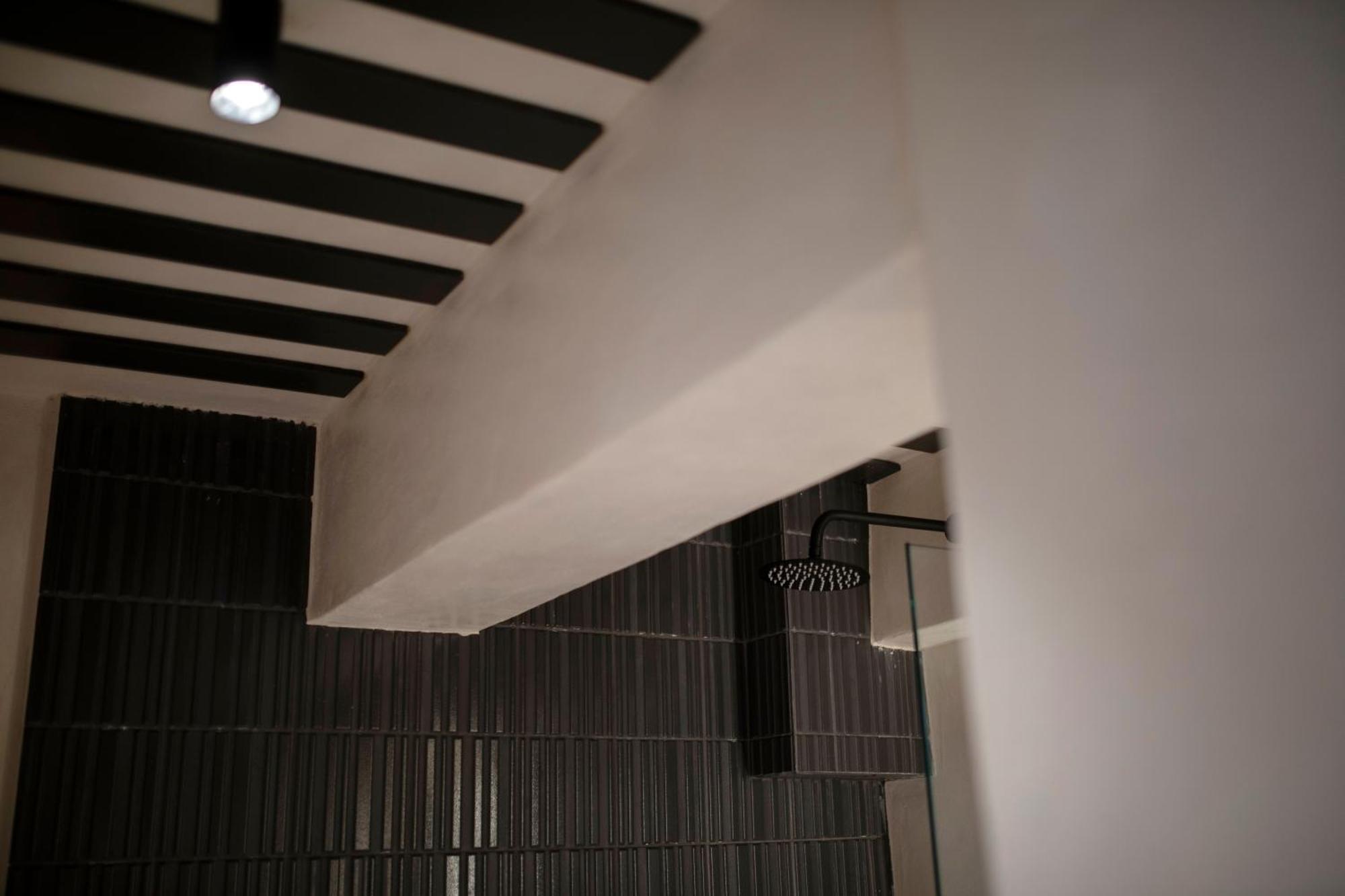 Junior Suite Outdoor Hot Tub partial Caldera View