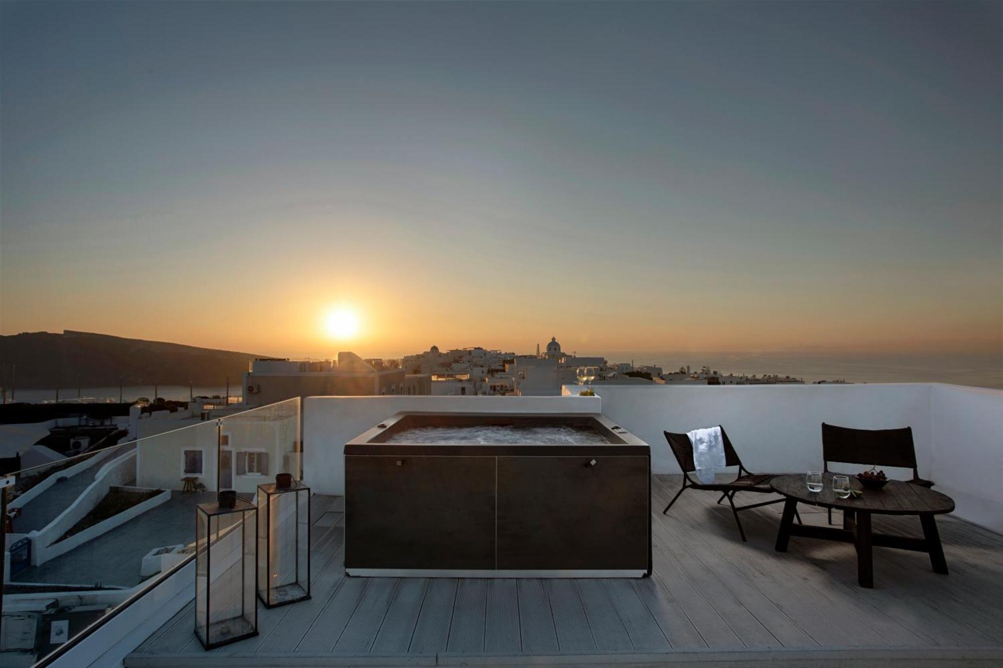 Panoramic Suite Outdoor Hot Tub Caldera View