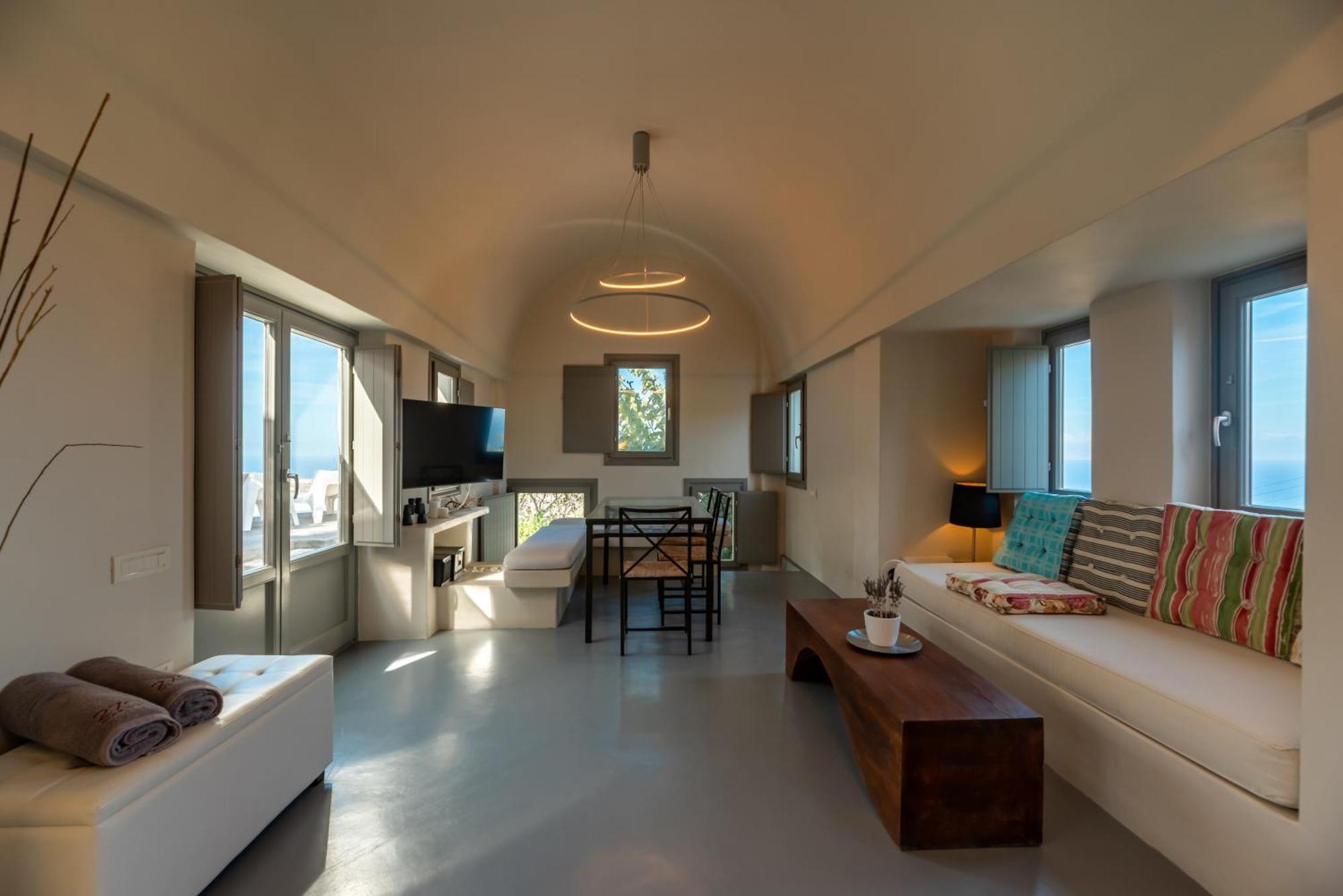 2 Bedroom Villa Private Pool & Outdoor Hot Tub