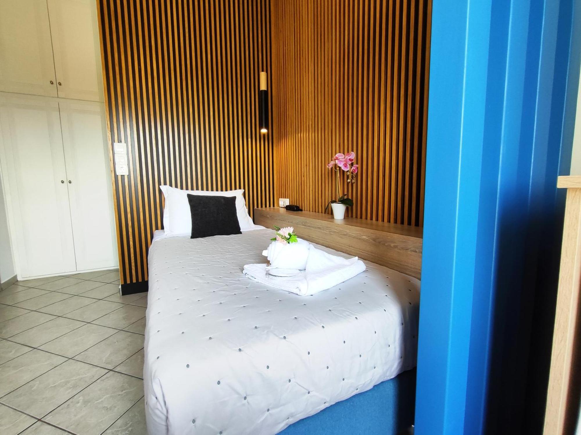 Single Room Side-Sea View