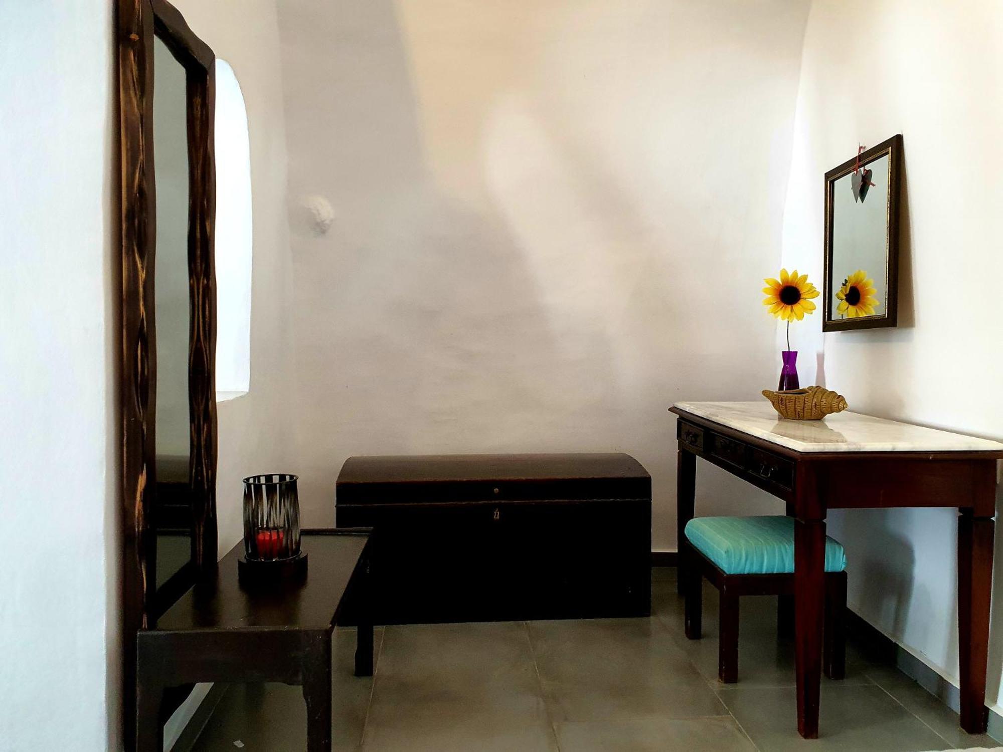 Two-Bedroom Villa Caldera View