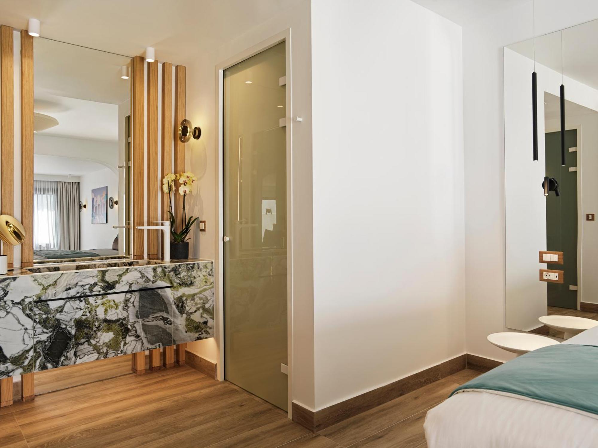 Deluxe Suite Sea View & Hot Tub