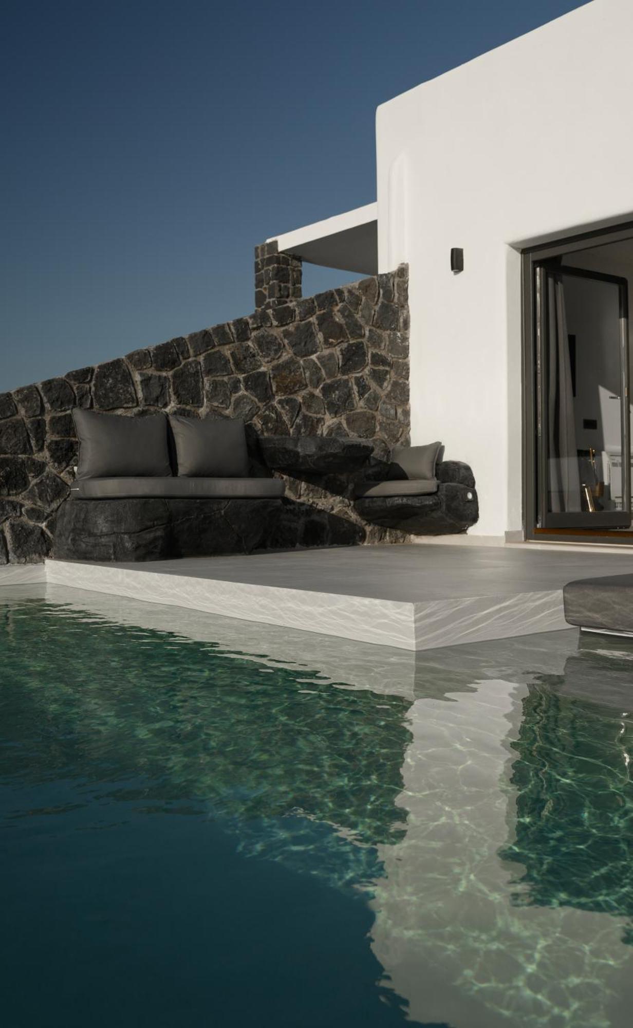 Executive Suite Infinity Heated Pool