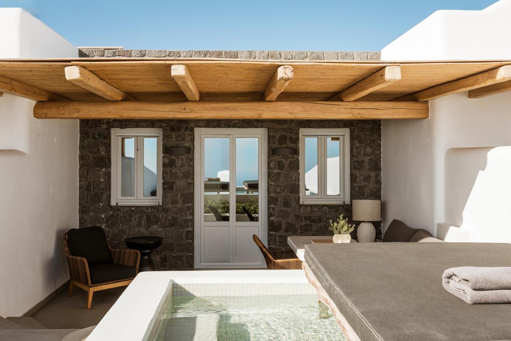 Superior Suite Sea View Heated Plunge Pool