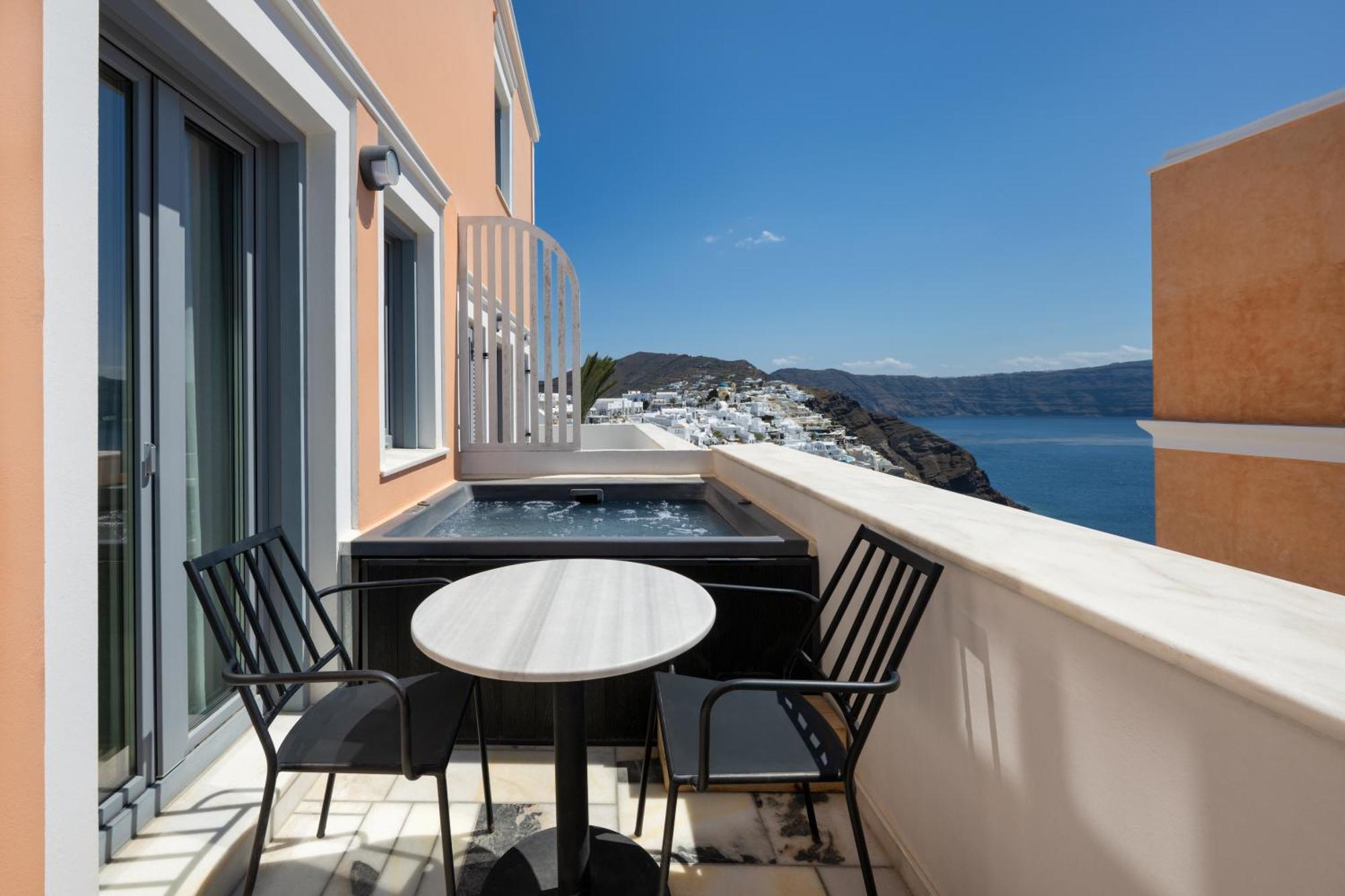 Honeymoon Suite Outdoor Hot Tub Caldera View