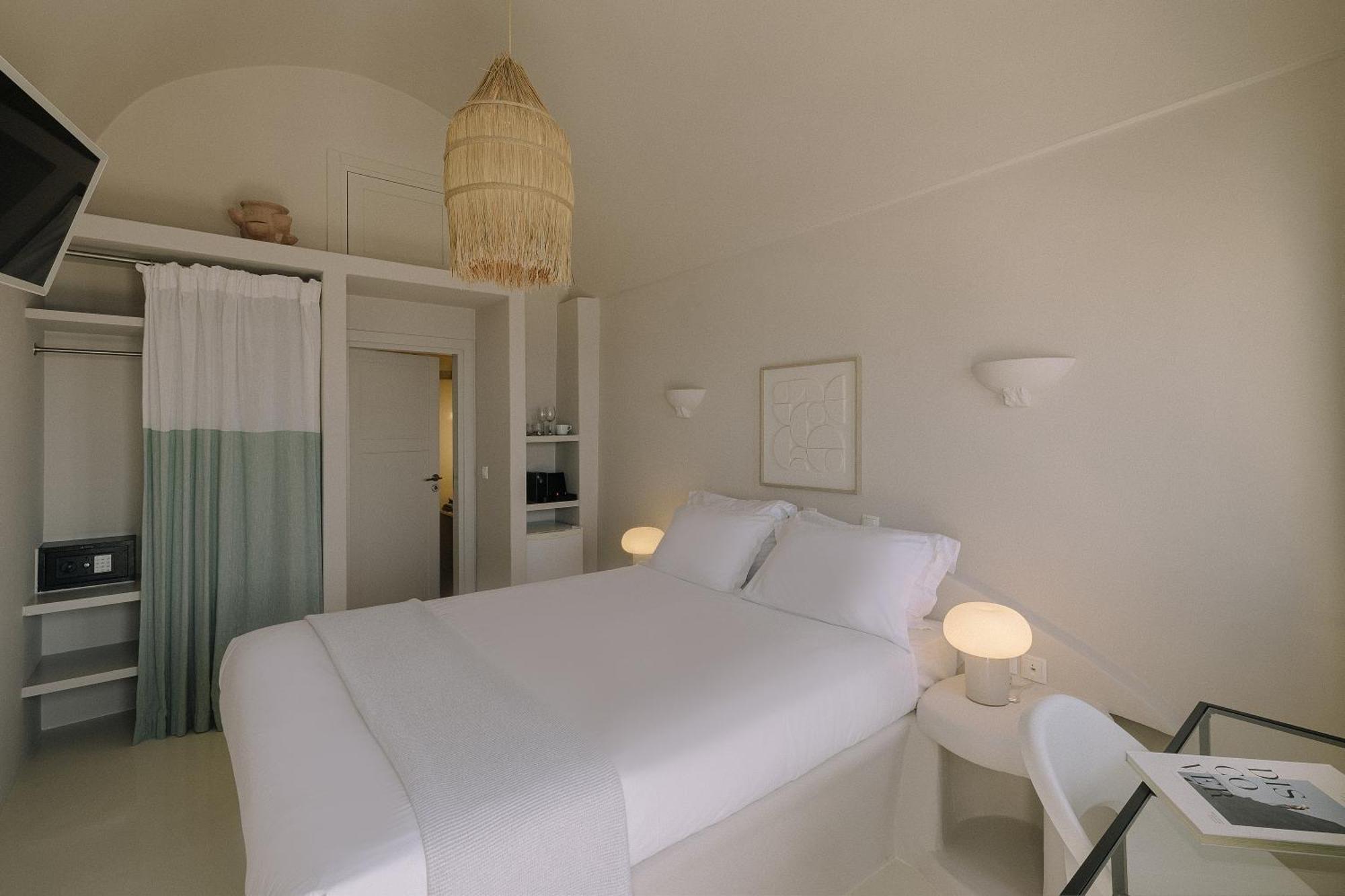 Double Room Partial Caldera View