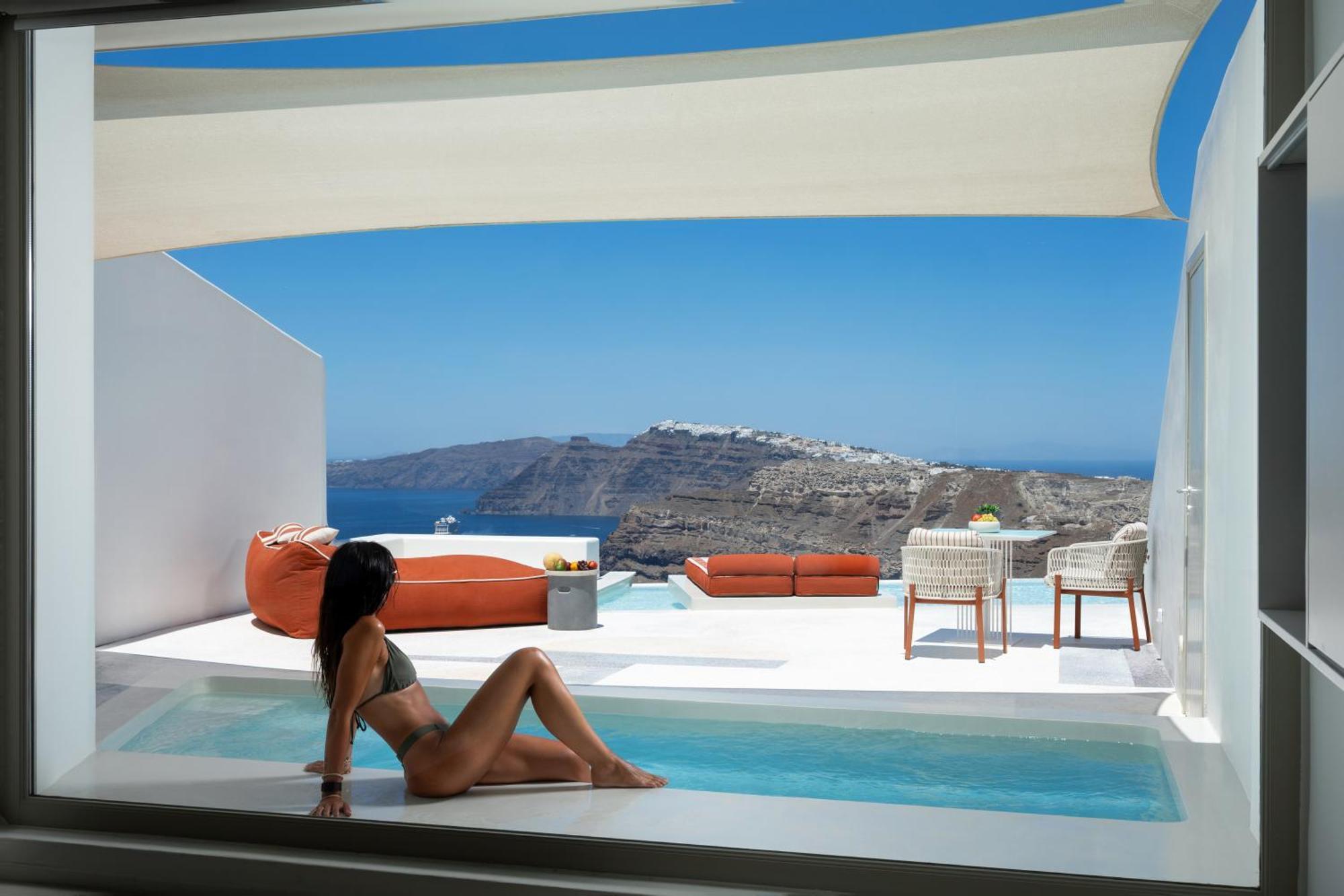 Sugarmoon Suite Heated Plunge Pool Infinity Pool Caldera View
