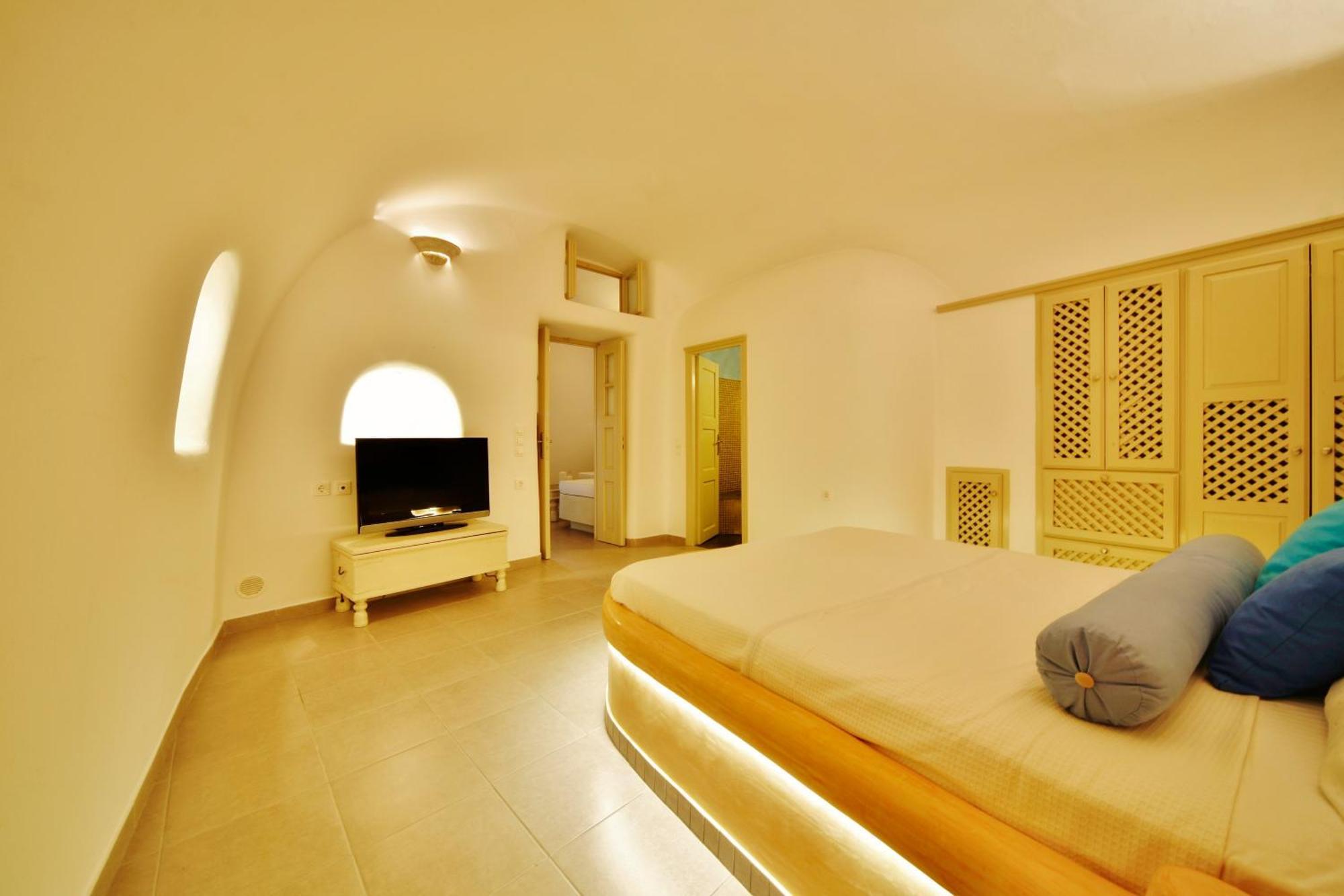 Deluxe Suite Hot Tub