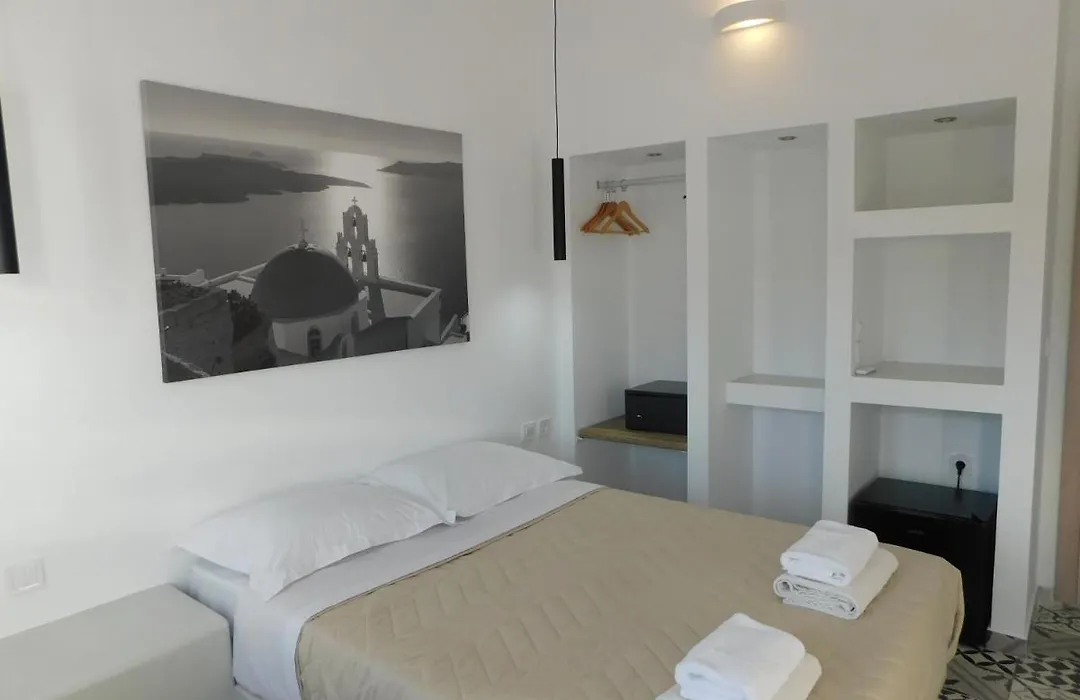 Fira City Line Rooms-1