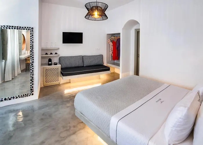 Kaleidoscope Oia Suites