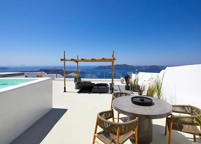 You & Me Suites Φηρά