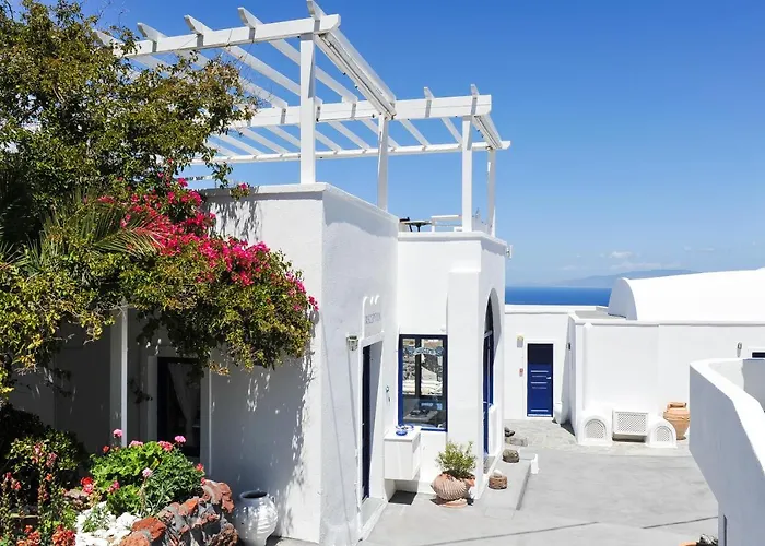 Hotel con piscina a Oia (Santorini)