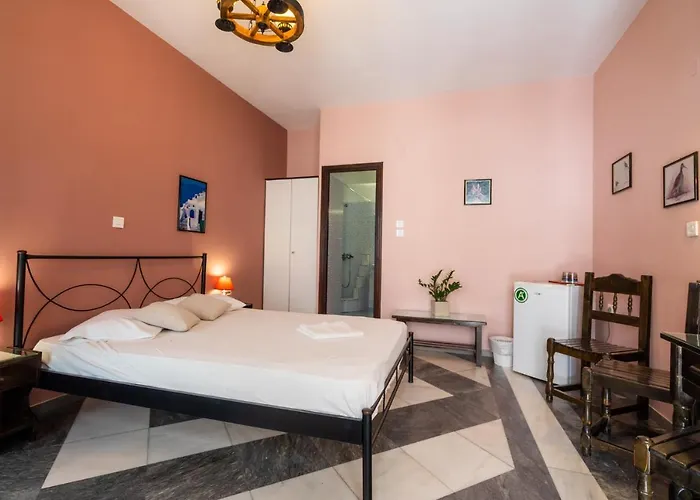 Tritonas Rooms Kamari 