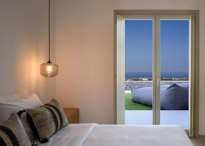 Este Luxury Suites Φηρά