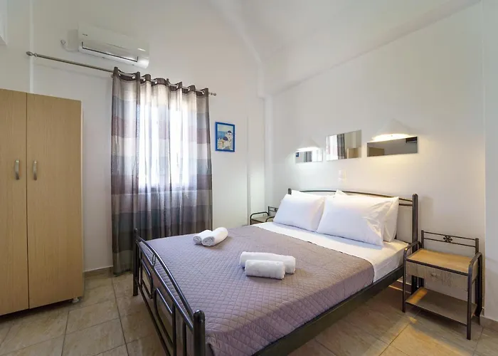 Marousi Rooms Perissa 