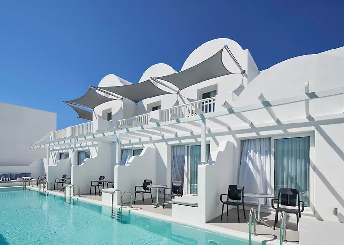 Hoteles de Lujo en Fira (Santorini) cerca de Museo Prehistórico de Thera