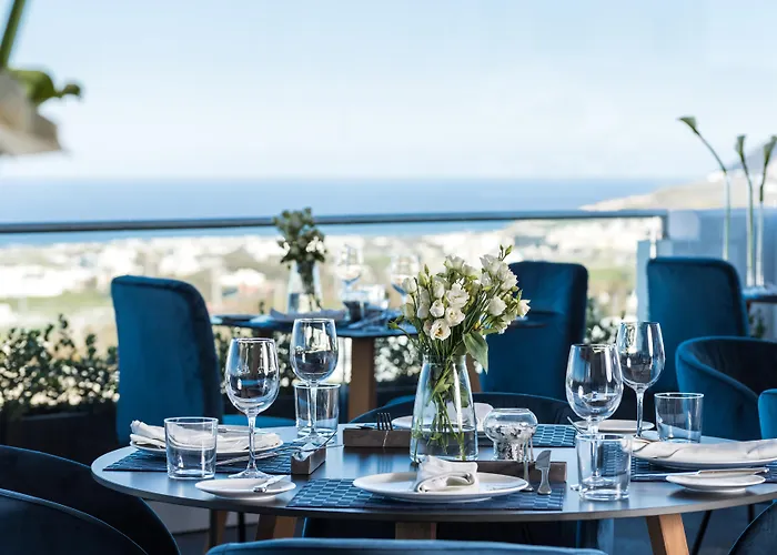 Hoteles de Lujo en Fira (Santorini) cerca de Playa de Monolitos