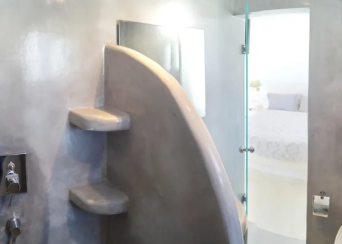 Tataki Hotel Fira 