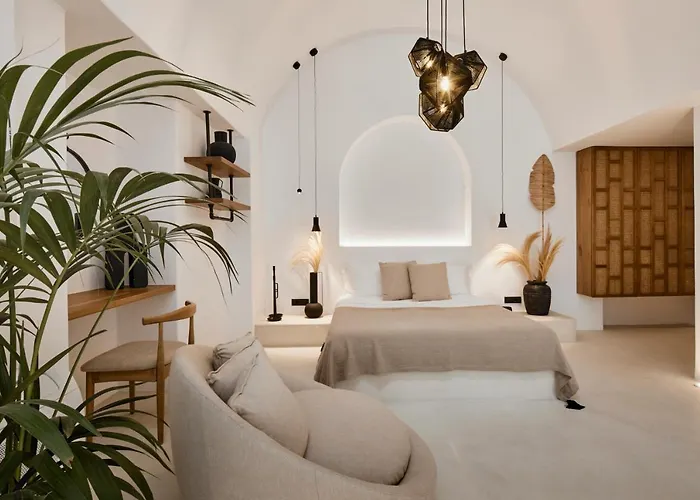 U & Me Suites Φηρά