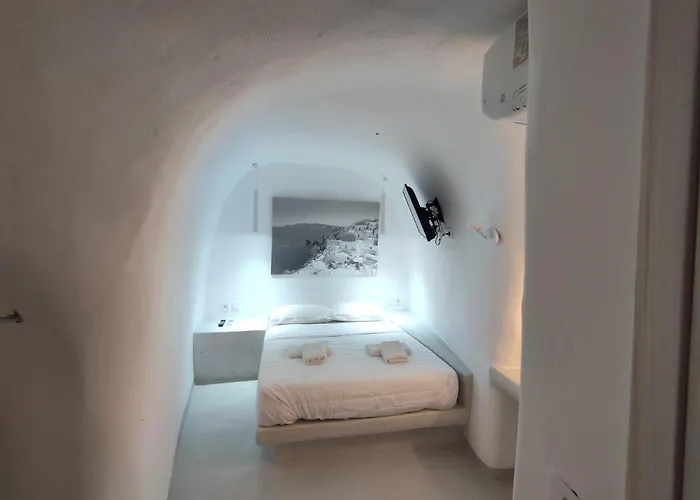 Fira Blue Dome Rooms