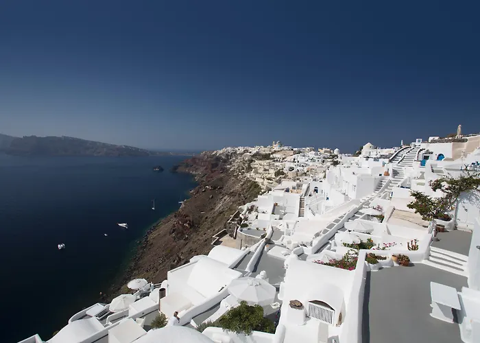 Los mejores  6 Hoteles Spa en Oia (Santorini) para una Escapada de Relax 