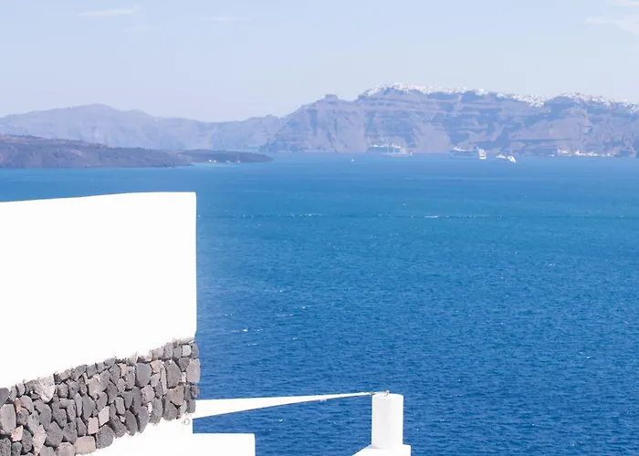 Avant Garde Suites Akrotiri 