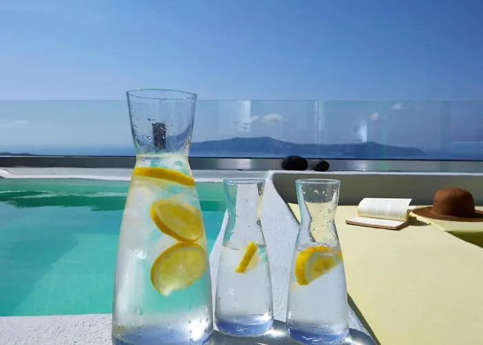 Maximilian Caldera Suites Φηρά