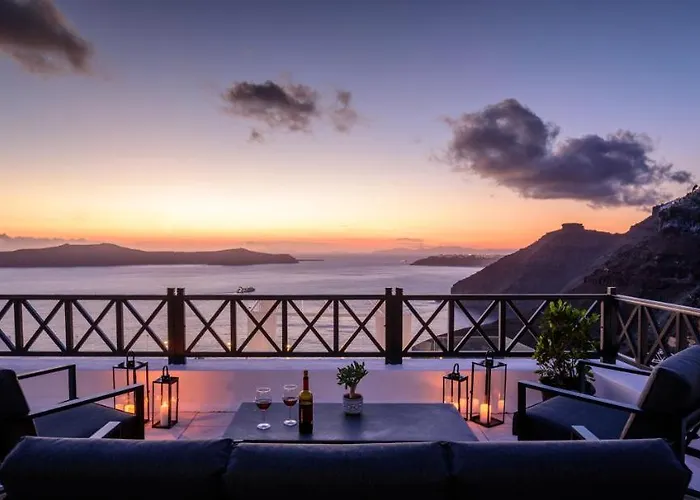 Firalia, Casa In Rock Suites