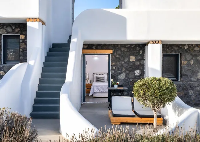 Luxe Resorts in Santorini