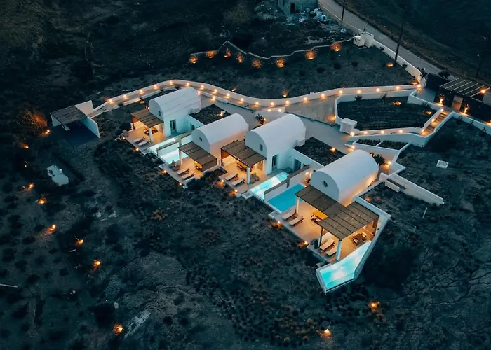 Thimari Lodge Fira  with Pool