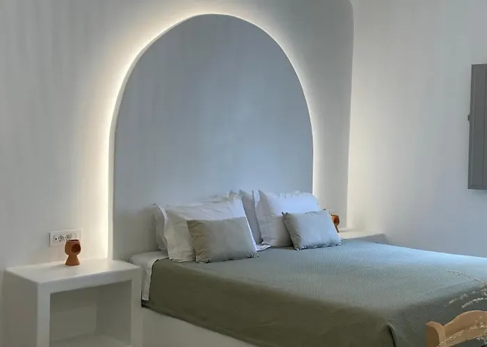 Mod Santorini Vegan Accommodation Fira 