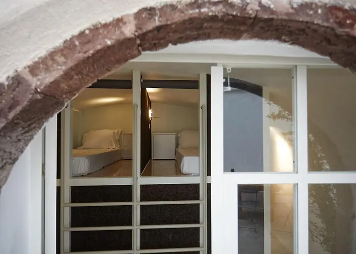Hostel 16 Oia