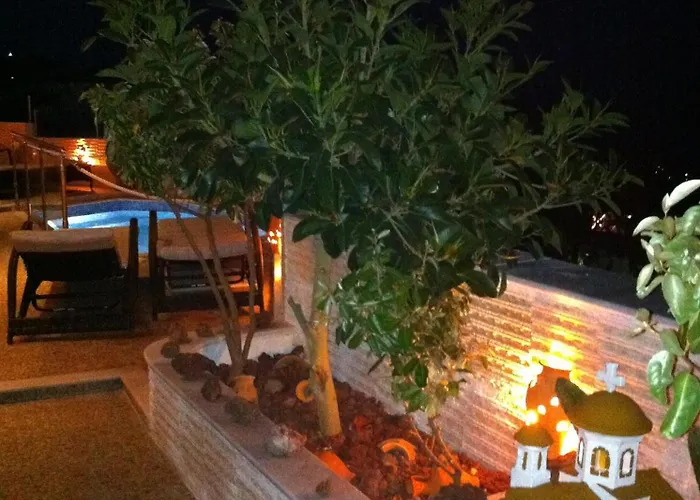 Fira (Santorini) Vacation Rentals