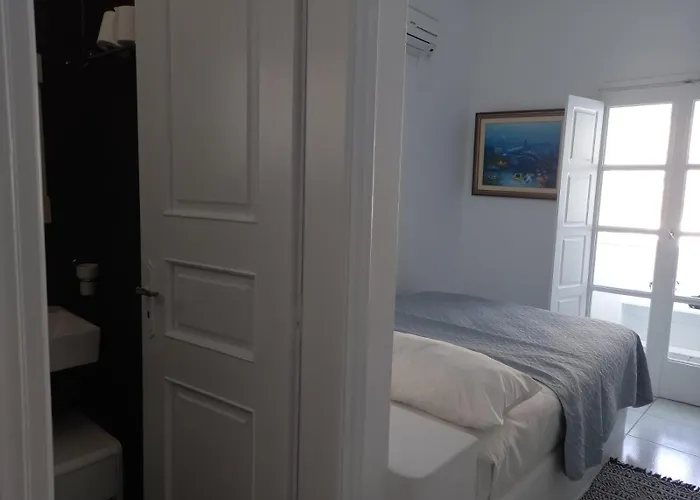 Alma Thera Boutique Hotel Perissa (Santorini)