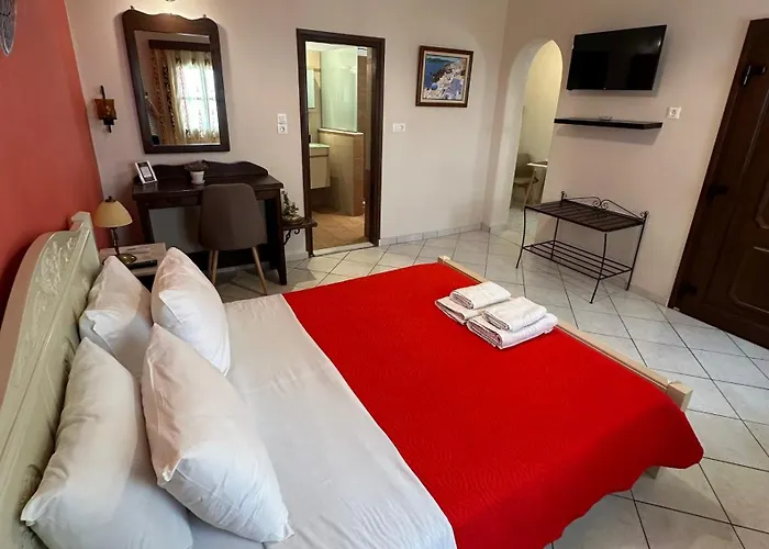 Fira (Santorini) City Center Hotels