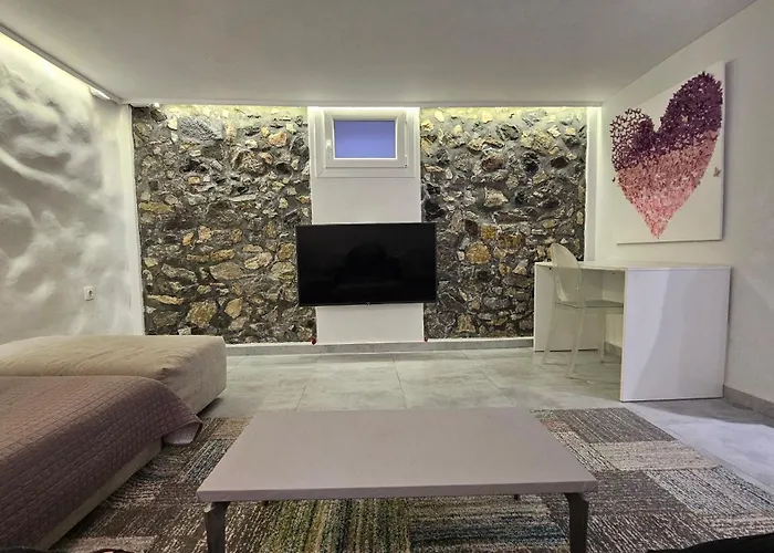 Alexandra'S Home Fira 