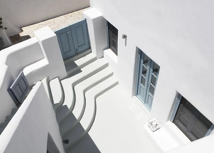 Santoniro Villa Fira 