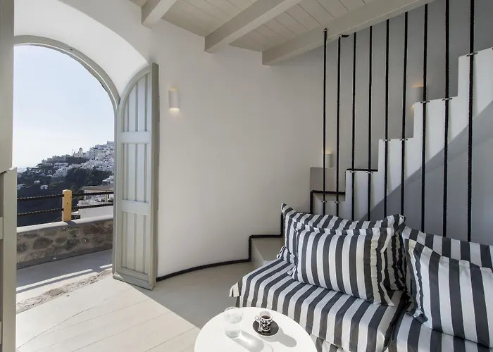 Pet friendly Windmill Villa Imerovigli 