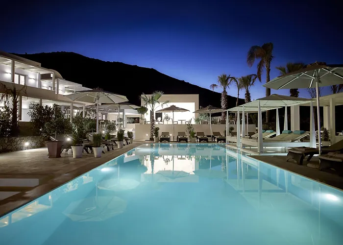 Aurora Luxury Suites Imerovigli (Santorini)