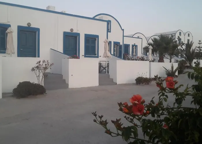 Pet friendly Paradisos Oia Tholos 