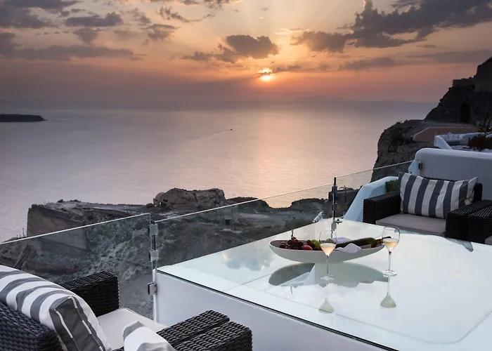 Hyperion Oia Suites