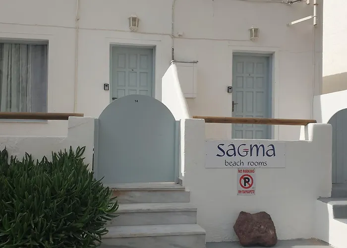 Pet friendly Sagma Beach Rooms Perissa 