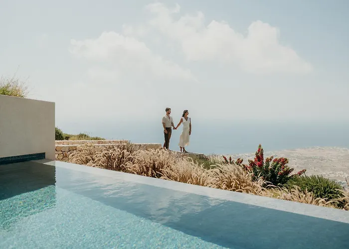Pet friendly Santorini Sky, Luxury Resort Pyrgos Kallistis
